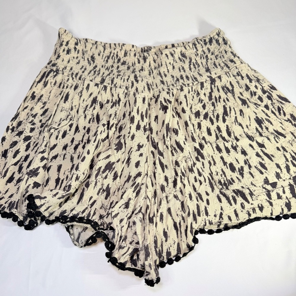 Urban Outfitters Shorts Women's S Cream/Black Animal Print Smocked Waist Pom Pom